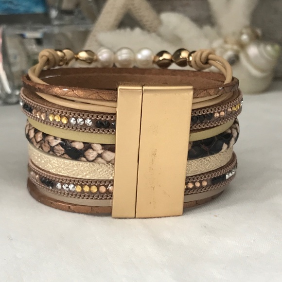 Women’s Multi Layered Leather Wrap Bracelet - Picture 2 of 5
